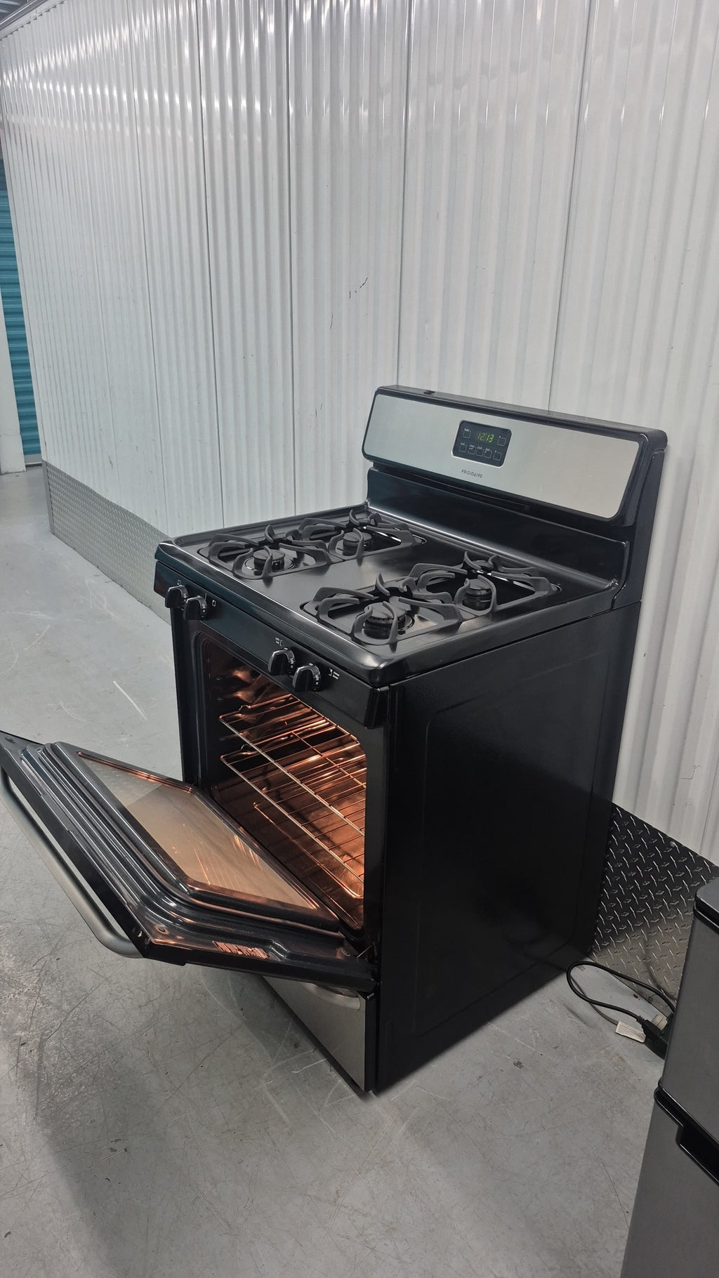 Frigidaire 30-Inch Stainless Steel Gas Stove – 4-Burner Range with Oven